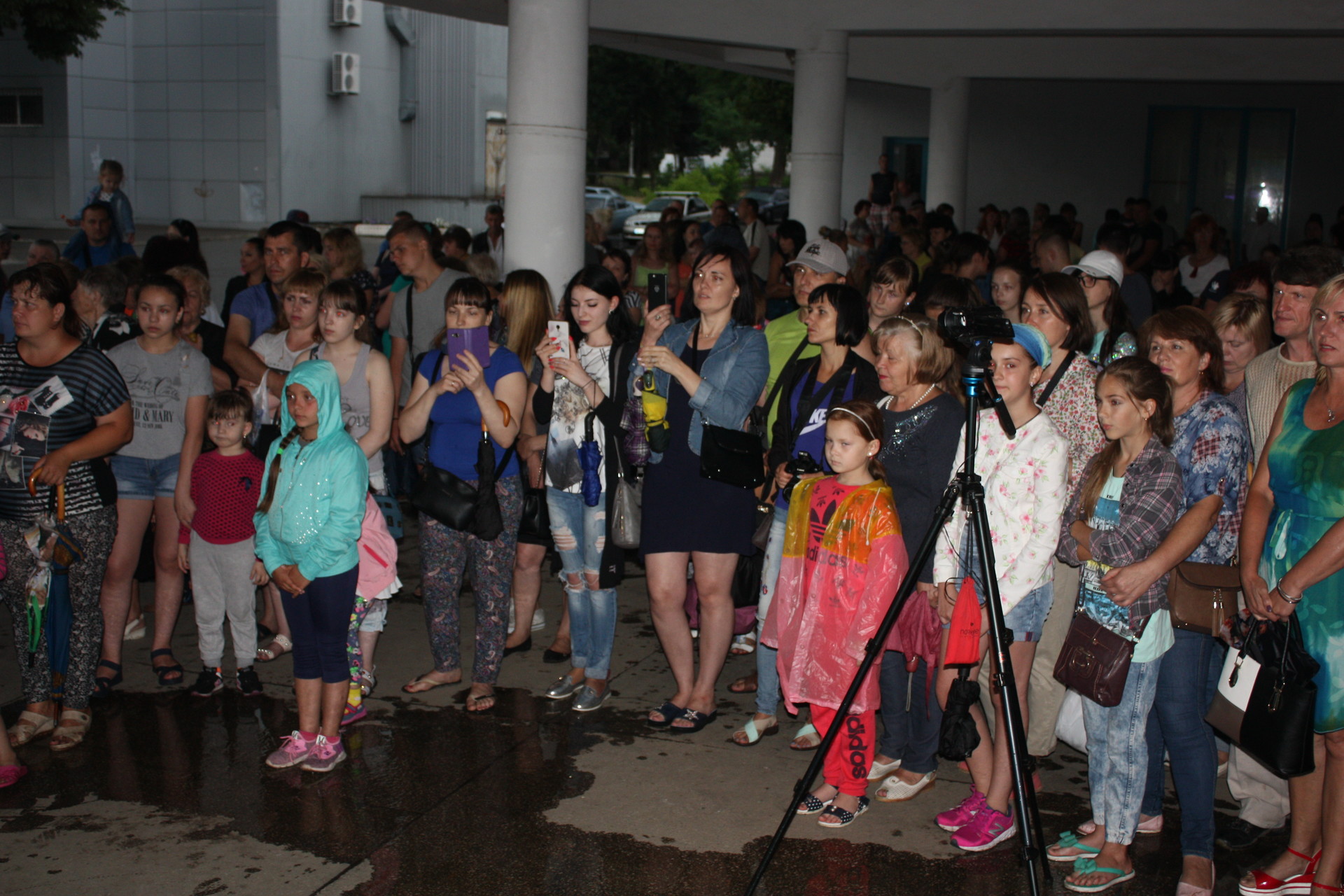 митинг, фестиваль талантов и молодежная дискотека: как покров отметил день конституции (фото, видео) - изображение 2 митинг, фестиваль талантов и молодежная дискотека: как покров отметил день конституции (фото, видео) - изображение 2