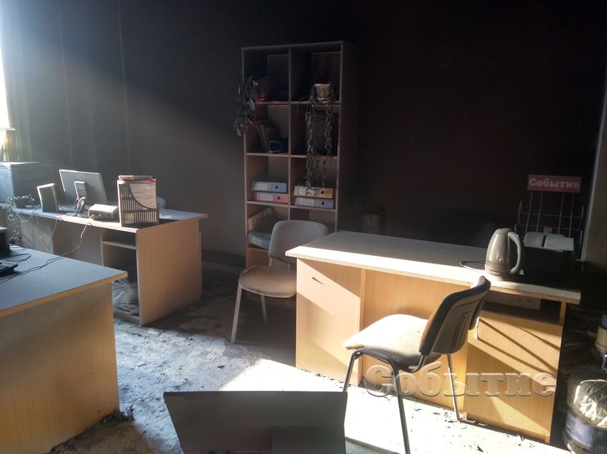 выжигать свободу слова огнем? в каменском подожгли редакцию местной газеты - изображение 3