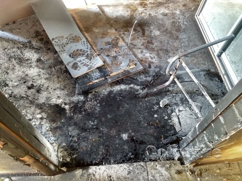 выжигать свободу слова огнем? в каменском подожгли редакцию местной газеты - изображение 2