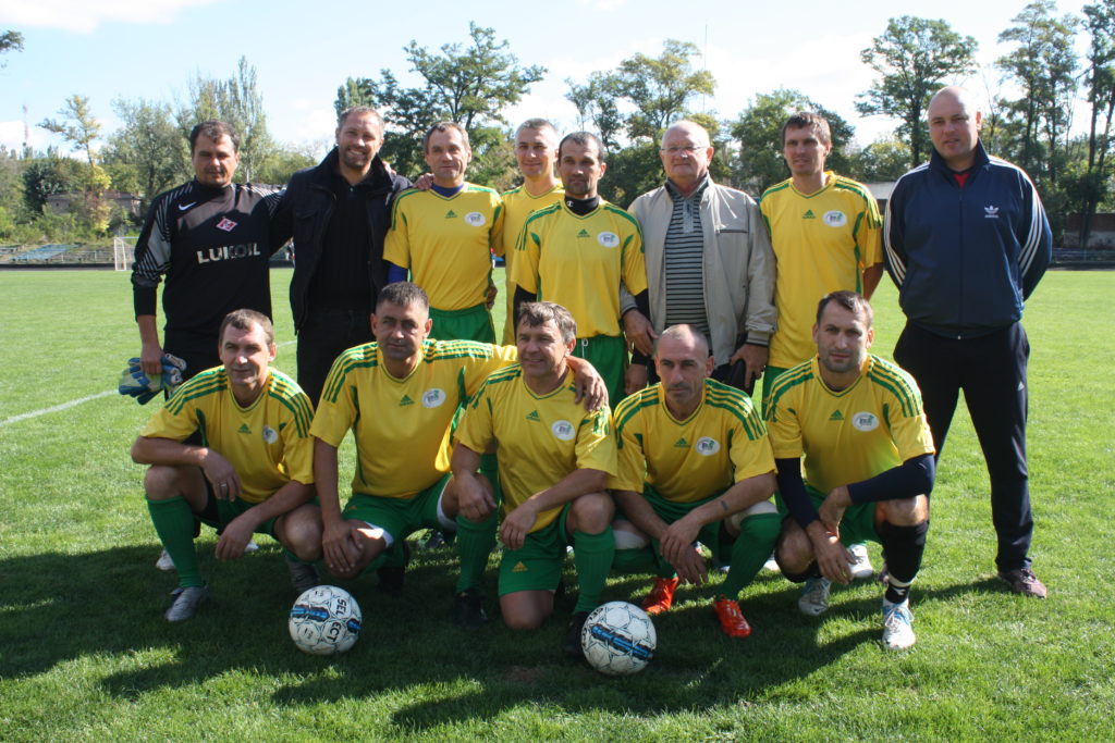 турнир дружбы: в покрове играли ветераны футбола (фото, видео) - изображение 1