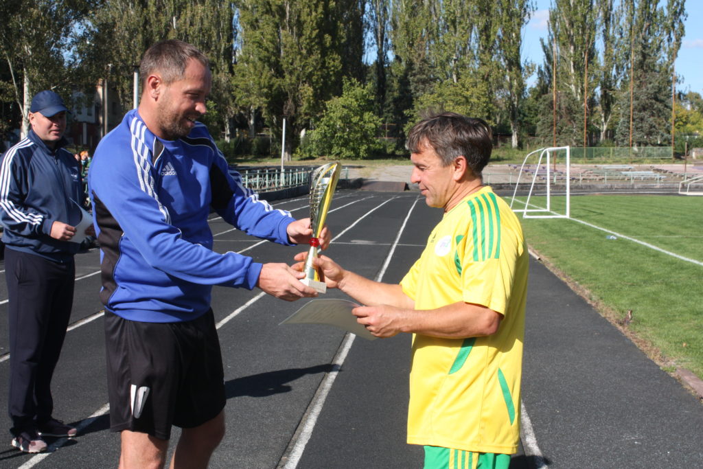 турнир дружбы: в покрове играли ветераны футбола (фото, видео) - изображение 4