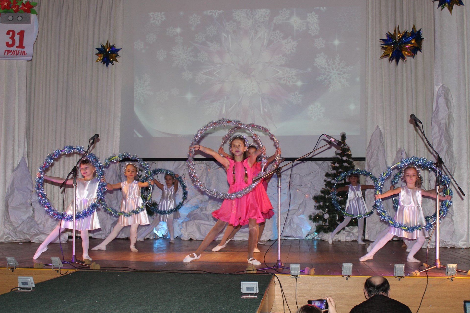 «гринч. нового года не будет?»: праздничное представление от дома творчества (фото, видео) - изображение 3 «гринч. нового года не будет?»: праздничное представление от дома творчества (фото, видео) - изображение 3