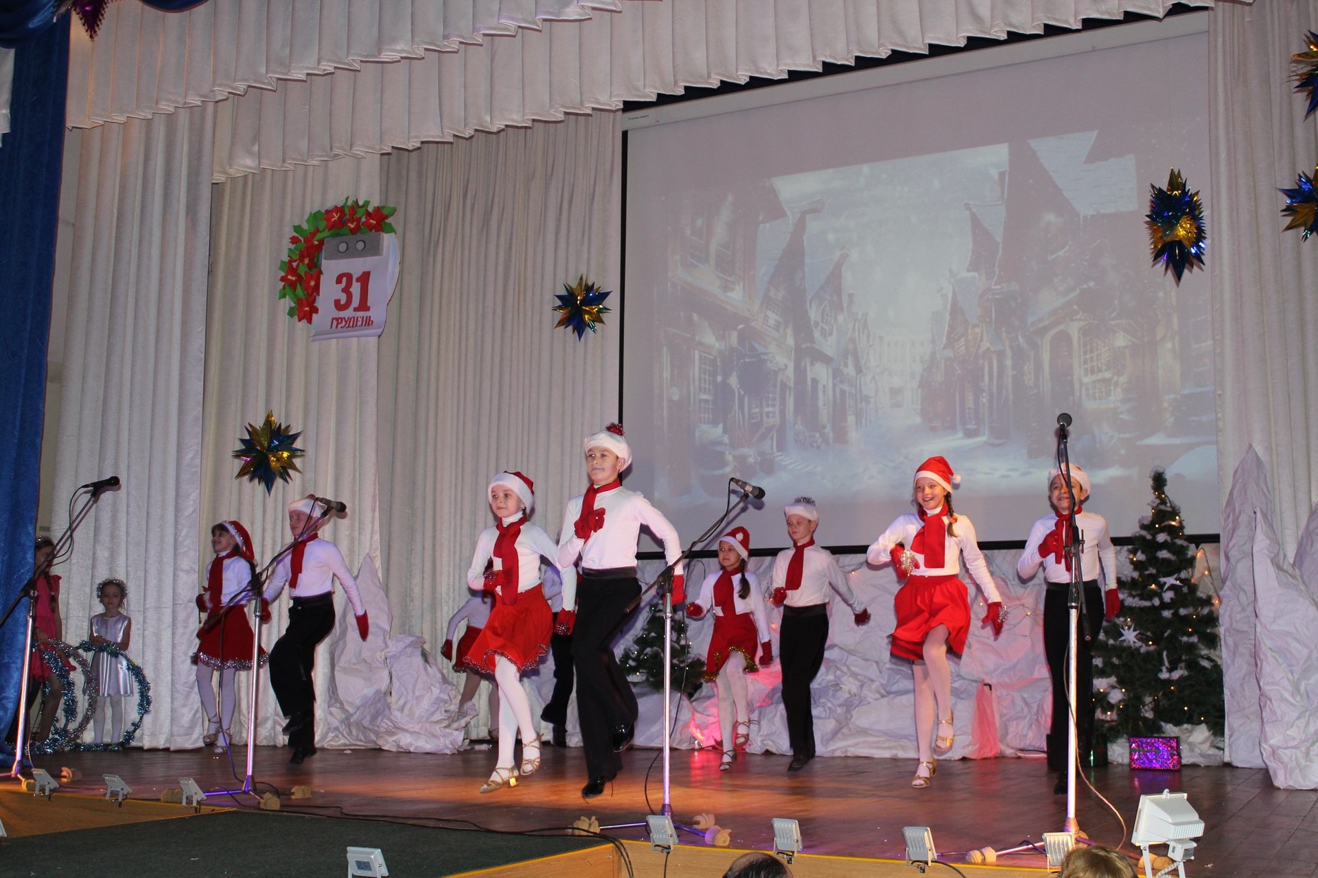 «гринч. нового года не будет?»: праздничное представление от дома творчества (фото, видео) - изображение 2 «гринч. нового года не будет?»: праздничное представление от дома творчества (фото, видео) - изображение 2