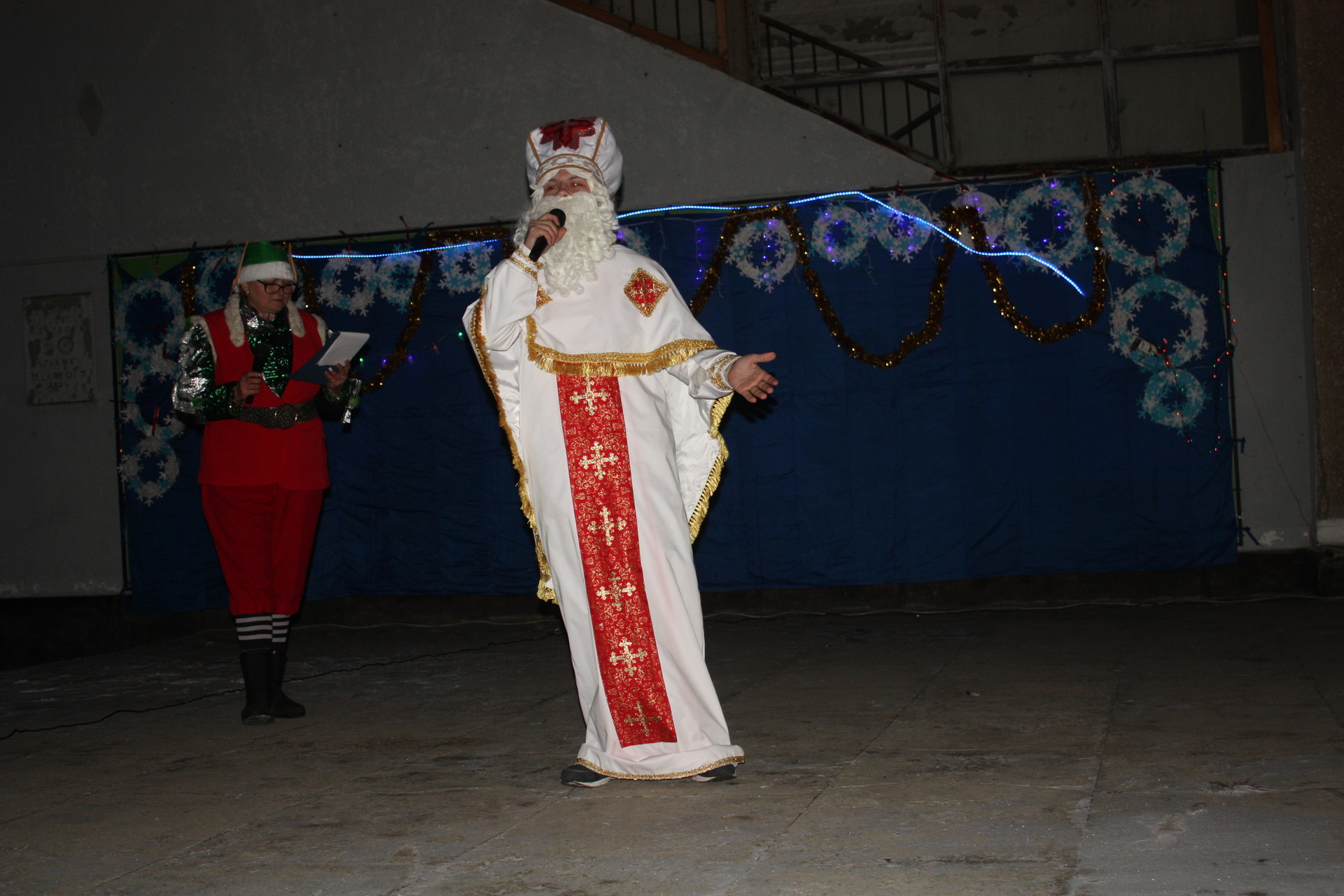 в покрове открылась главная елка города (фото, видео) - изображение 3 в покрове открылась главная елка города (фото, видео) - изображение 3