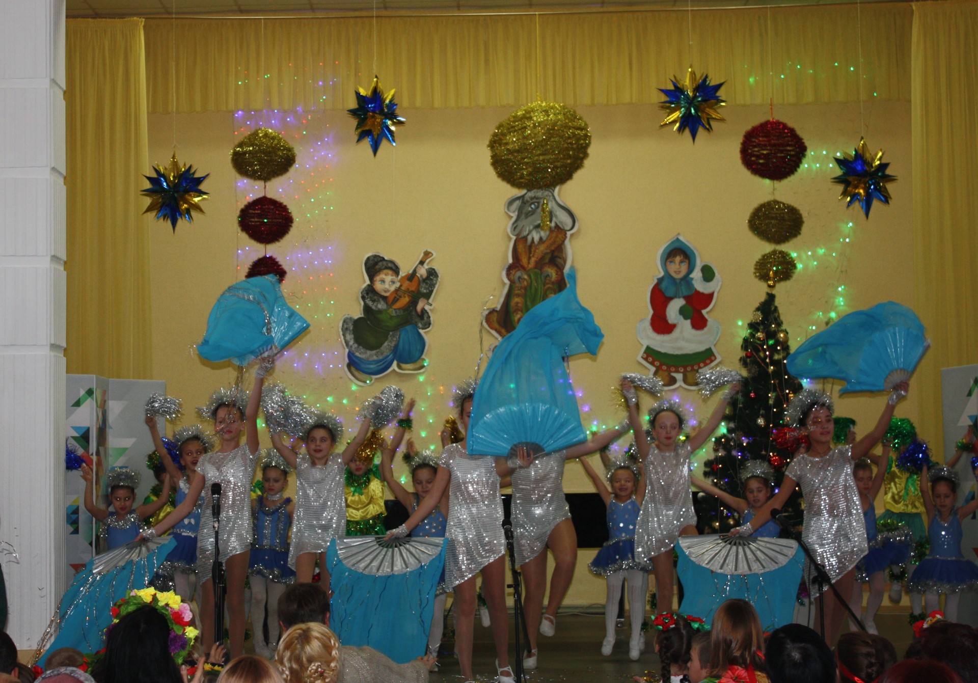 яскравий фінал святкового сезону (фото, відео) - изображение 2 яскравий фінал святкового сезону (фото, відео) - изображение 2