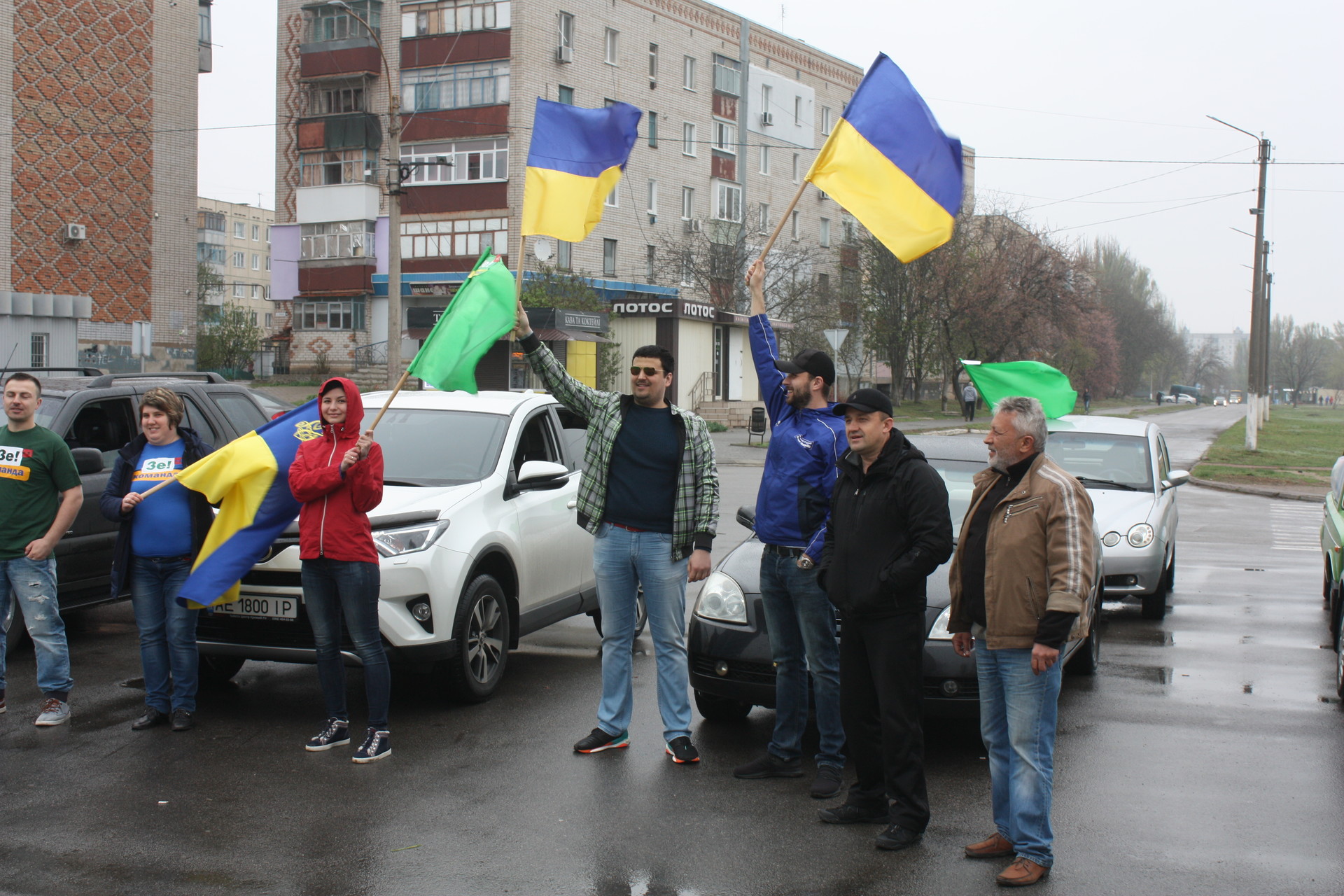 поддержали владимира зеленского: прошел автопробег сторонников кандидата в президенты - изображение 8 поддержали владимира зеленского: прошел автопробег сторонников кандидата в президенты - изображение 8