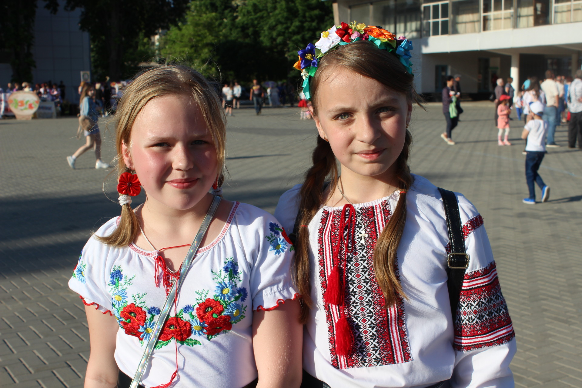 день вишиванки у покрові відзначили концертом та флешмобом (фото, відео) - изображение 1 день вишиванки у покрові відзначили концертом та флешмобом (фото, відео) - изображение 1