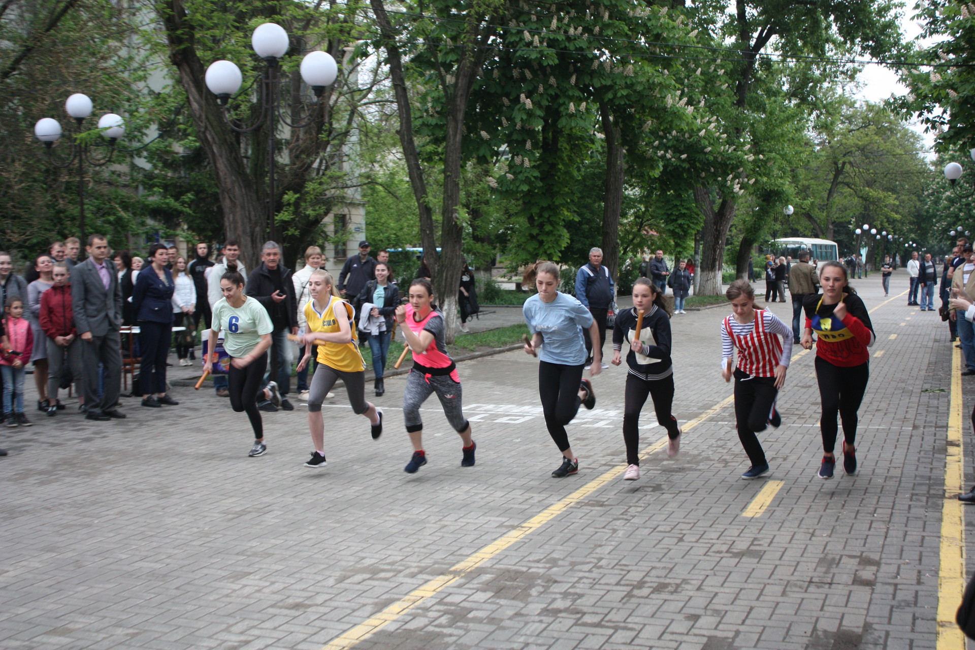 несмотря на дождь: прошла легкоатлетическая эстафета ко дню победы (фото, видео) - изображение 2