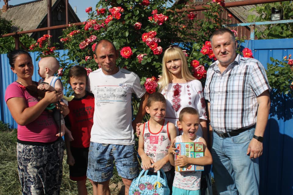 представники во «батьківщина» привітали багатодітну родину з днем захисту дітей - изображение 3 представники во «батьківщина» привітали багатодітну родину з днем захисту дітей - изображение 3