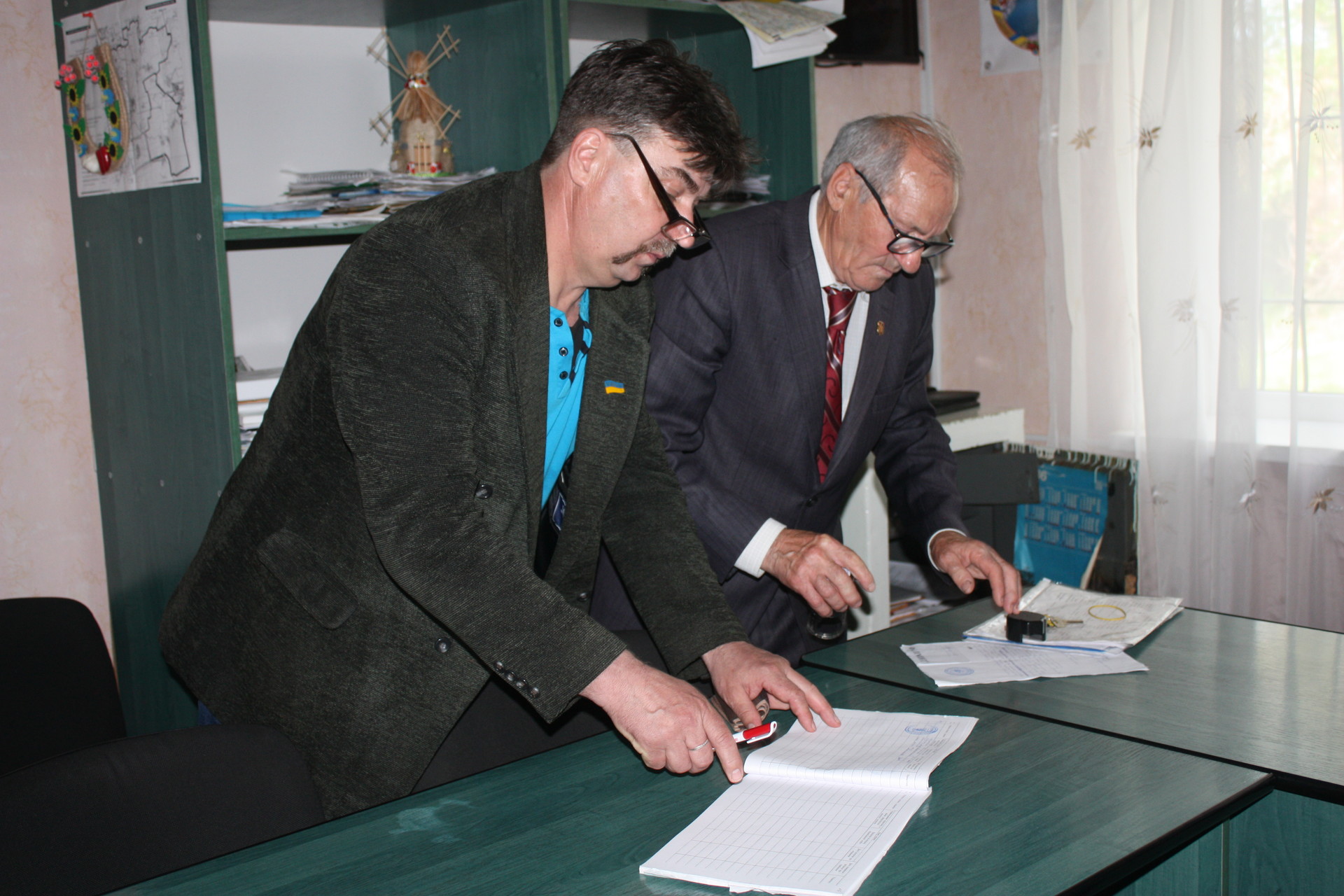 голова грушівської отг валерій попельнюк достроково склав свої повноваження (відео) - изображение 4