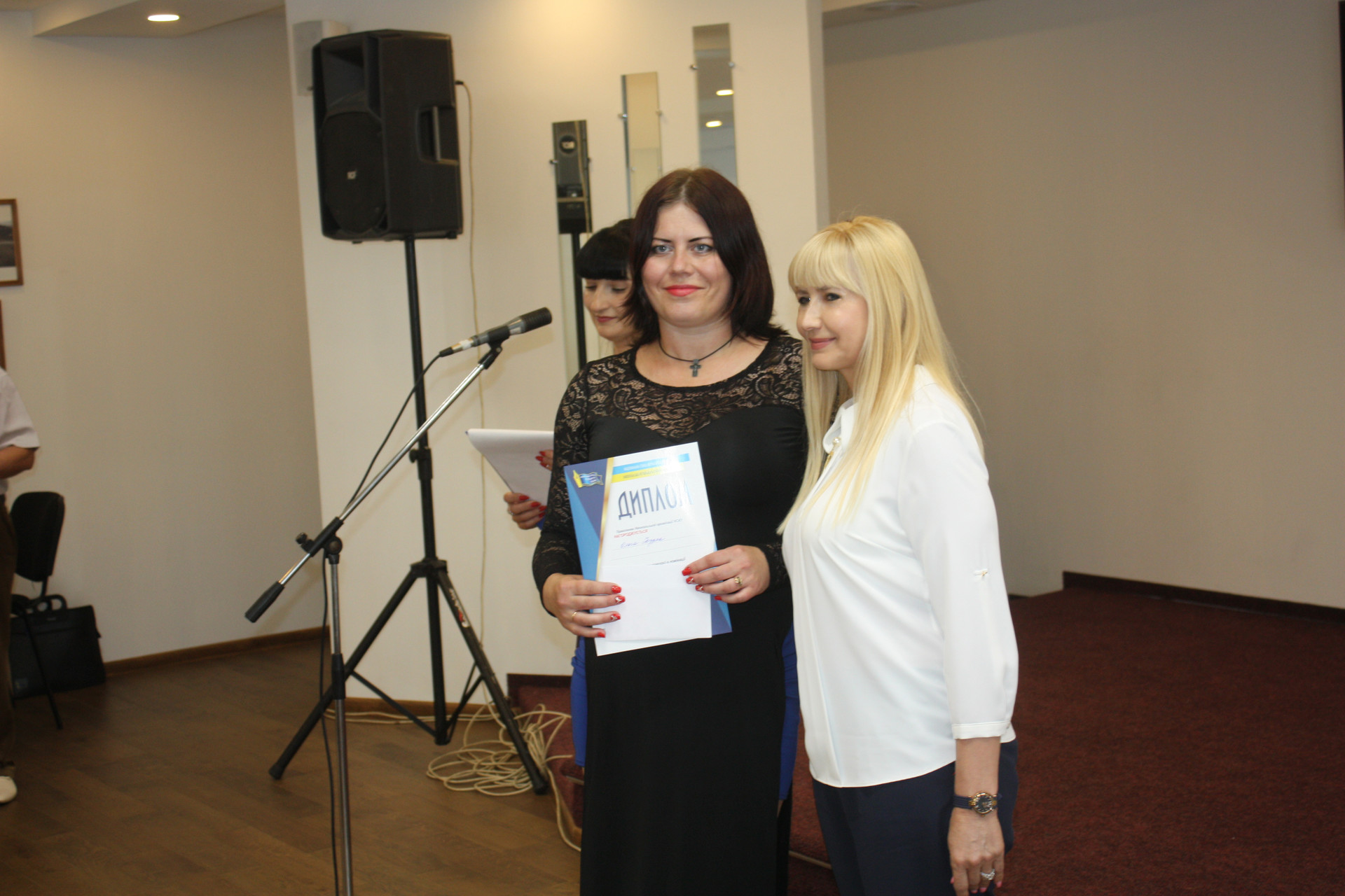 олександра сотула вручила нагороди журналістам з нагоди професійного свята (фото, відео) - изображение 2 олександра сотула вручила нагороди журналістам з нагоди професійного свята (фото, відео) - изображение 2