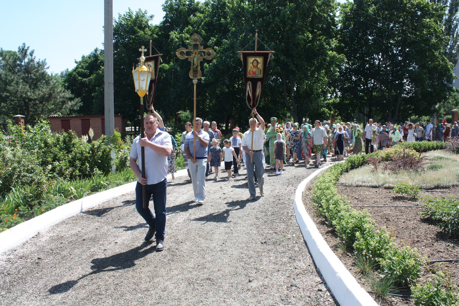 празднование троицы в храме иоанна богослова (фото, видео) - изображение 2 празднование троицы в храме иоанна богослова (фото, видео) - изображение 2