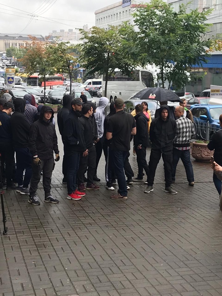 спасти порошенко. зачем порохоботы штурмовали офис госбюро расследований - изображение 7 спасти порошенко. зачем порохоботы штурмовали офис госбюро расследований - изображение 7