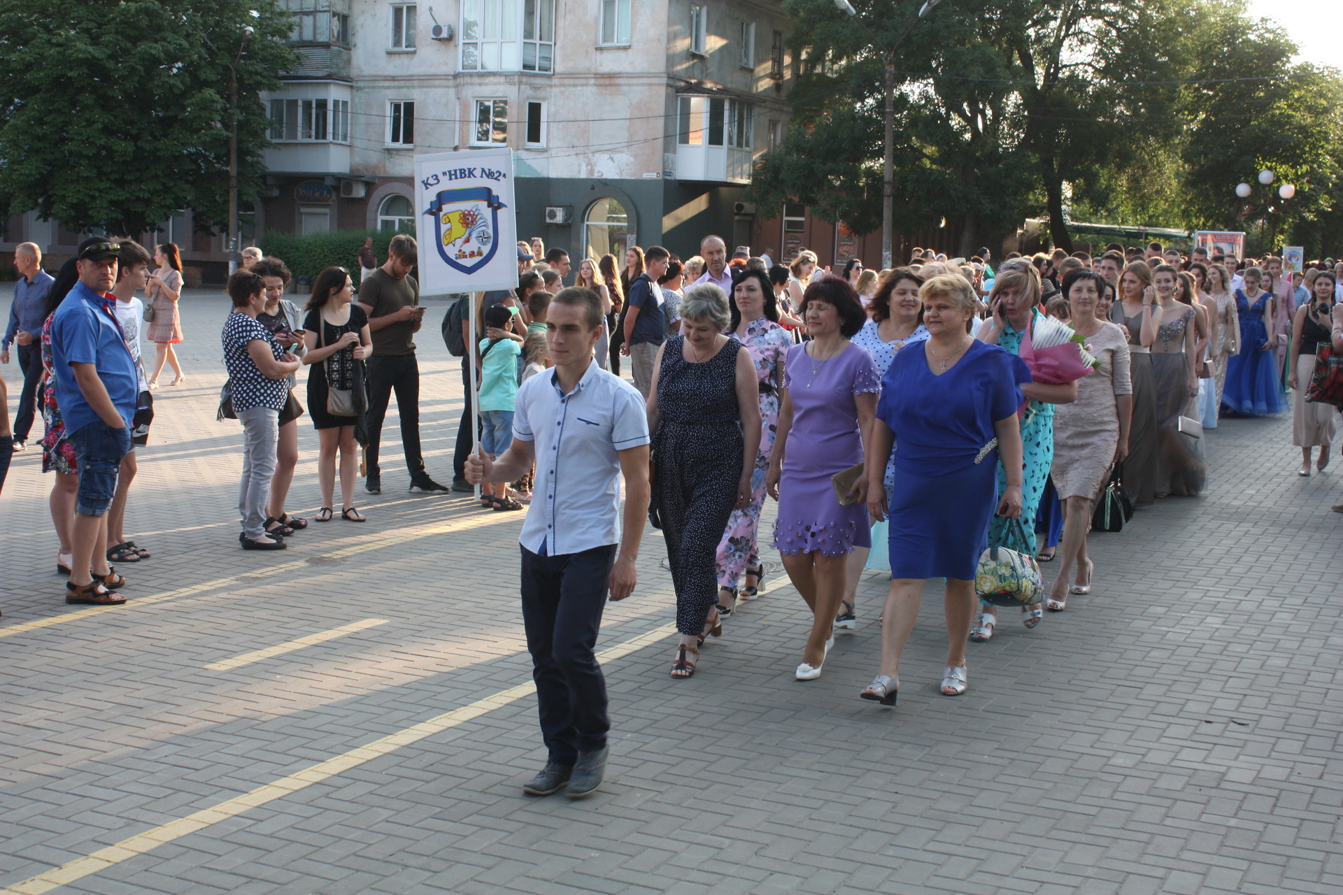в добрый путь, выпускники! как покров отпраздновал выпускной (фото, видео) - изображение 1 в добрый путь, выпускники! как покров отпраздновал выпускной (фото, видео) - изображение 1