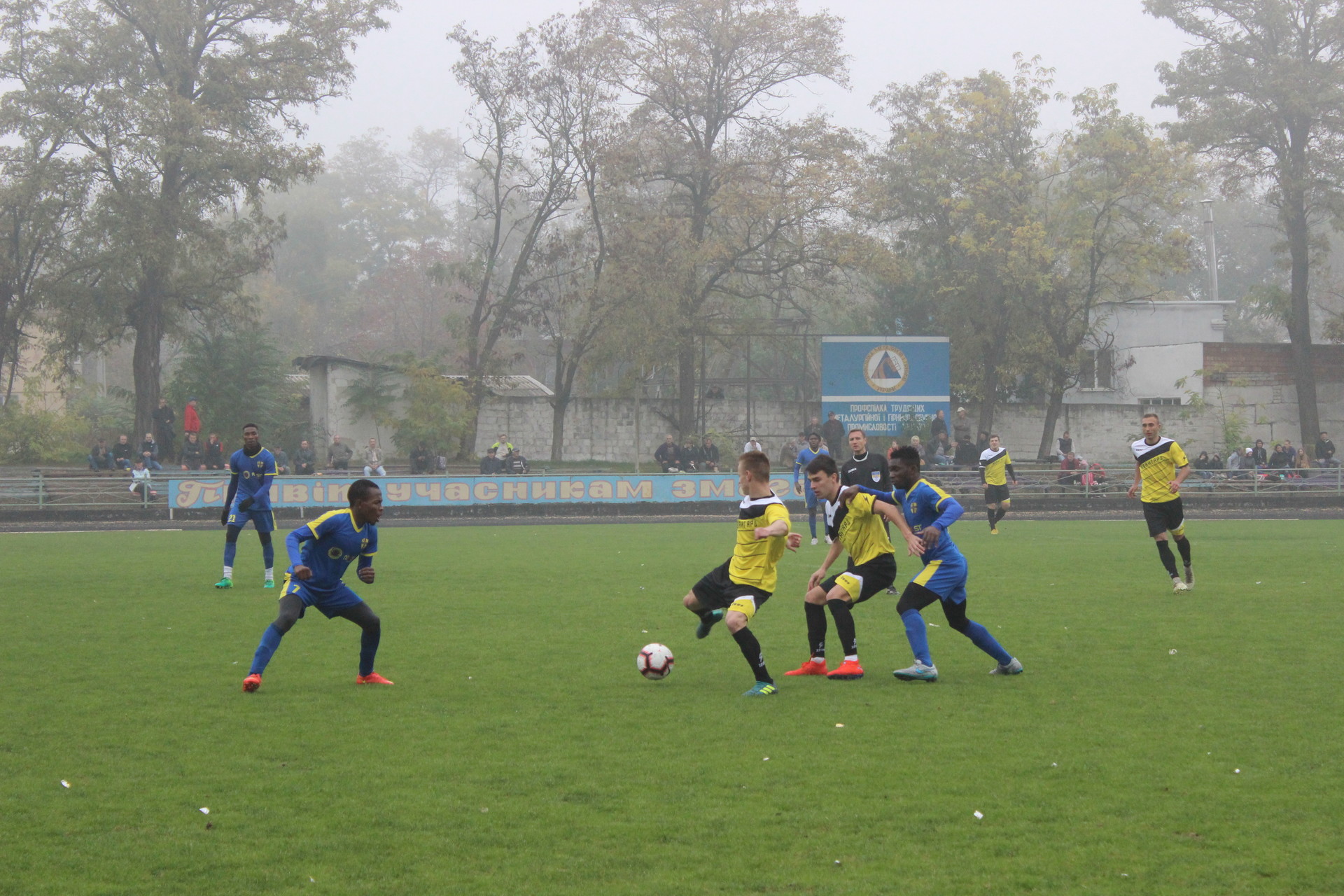 футбол: «авангард» успешно провел последний домашний матч в сезоне (фото, видео) - изображение 3 футбол: «авангард» успешно провел последний домашний матч в сезоне (фото, видео) - изображение 3
