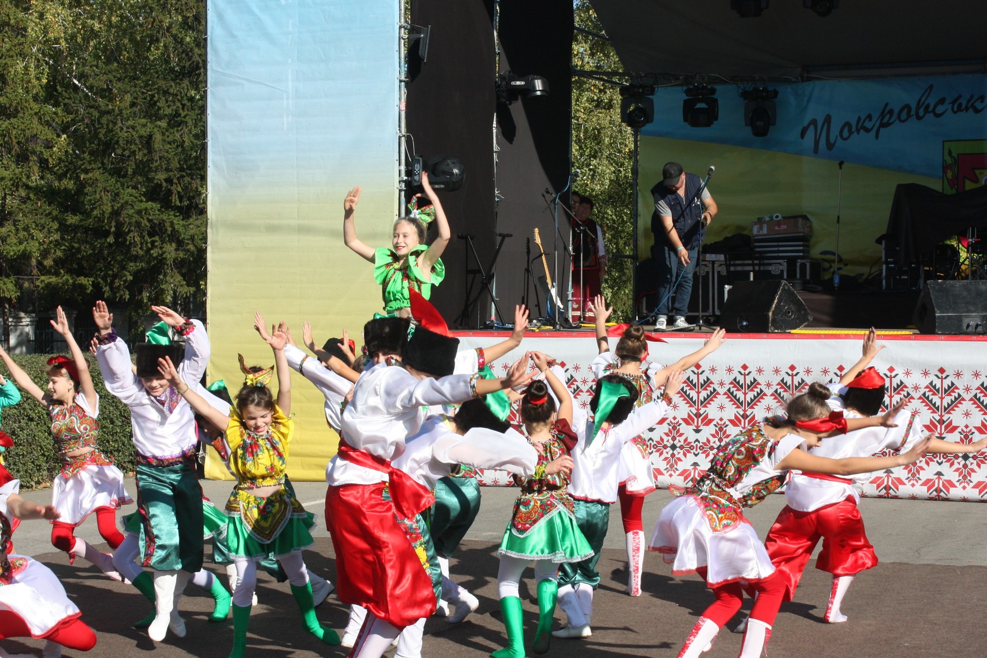 покровському – 285! як сусіди відзначили день села (фото, відео) - изображение 6 покровському – 285! як сусіди відзначили день села (фото, відео) - изображение 6