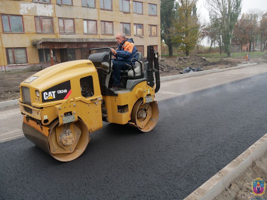 на партизанській триває ремонт дорожного полотна - изображение 1 на партизанській триває ремонт дорожного полотна - изображение 1