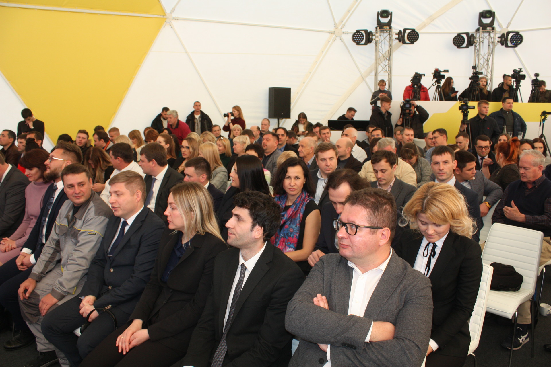 возле покрова открыли мощнейшую в украине солнечную электростанцию (видео) - изображение 6