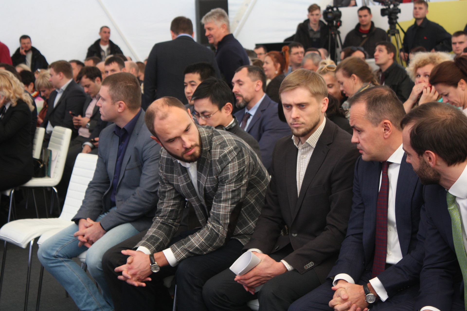 возле покрова открыли мощнейшую в украине солнечную электростанцию (видео) - изображение 5