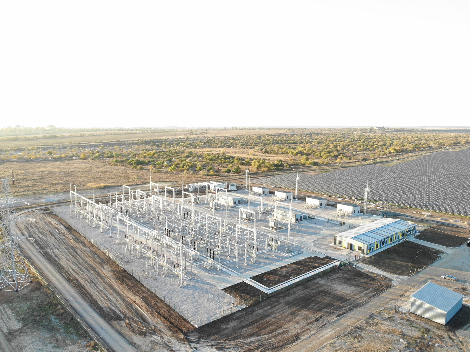 возле покрова открыли мощнейшую в украине солнечную электростанцию (видео) - изображение 2