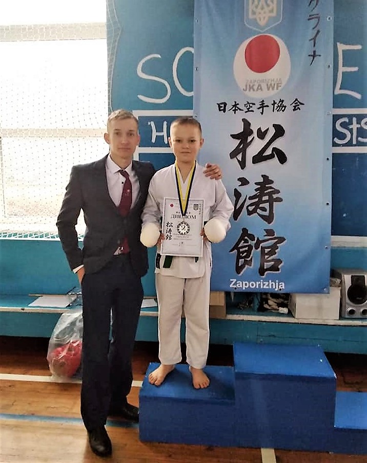 збір нагород продовжується. чергові медалі акробатів і каратистів міської дюсш - изображение 3