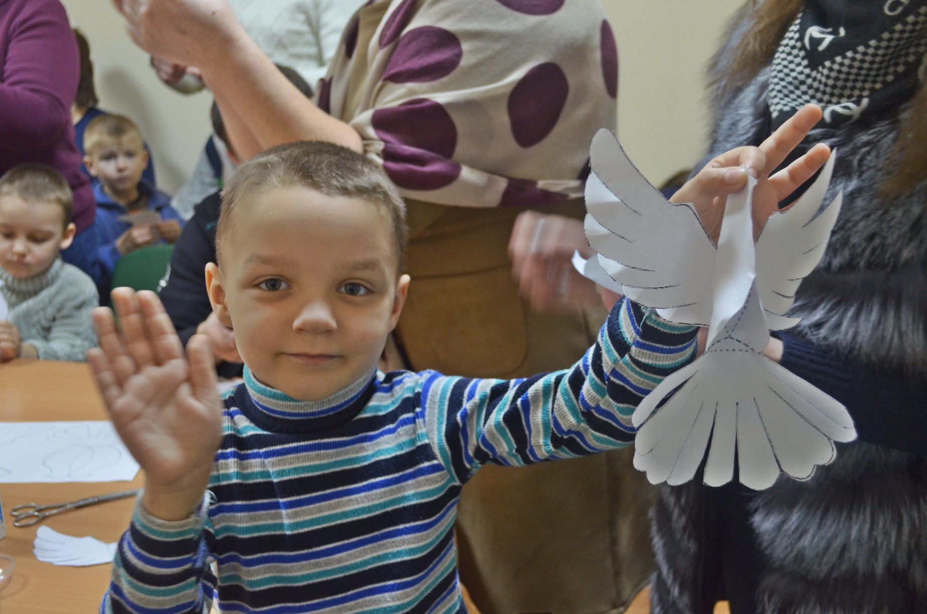 посиденьки на водохреща: в “мама клубі» створювали святкових голубів та роздавали смаколики - изображение 2 посиденьки на водохреща: в “мама клубі» створювали святкових голубів та роздавали смаколики - изображение 2