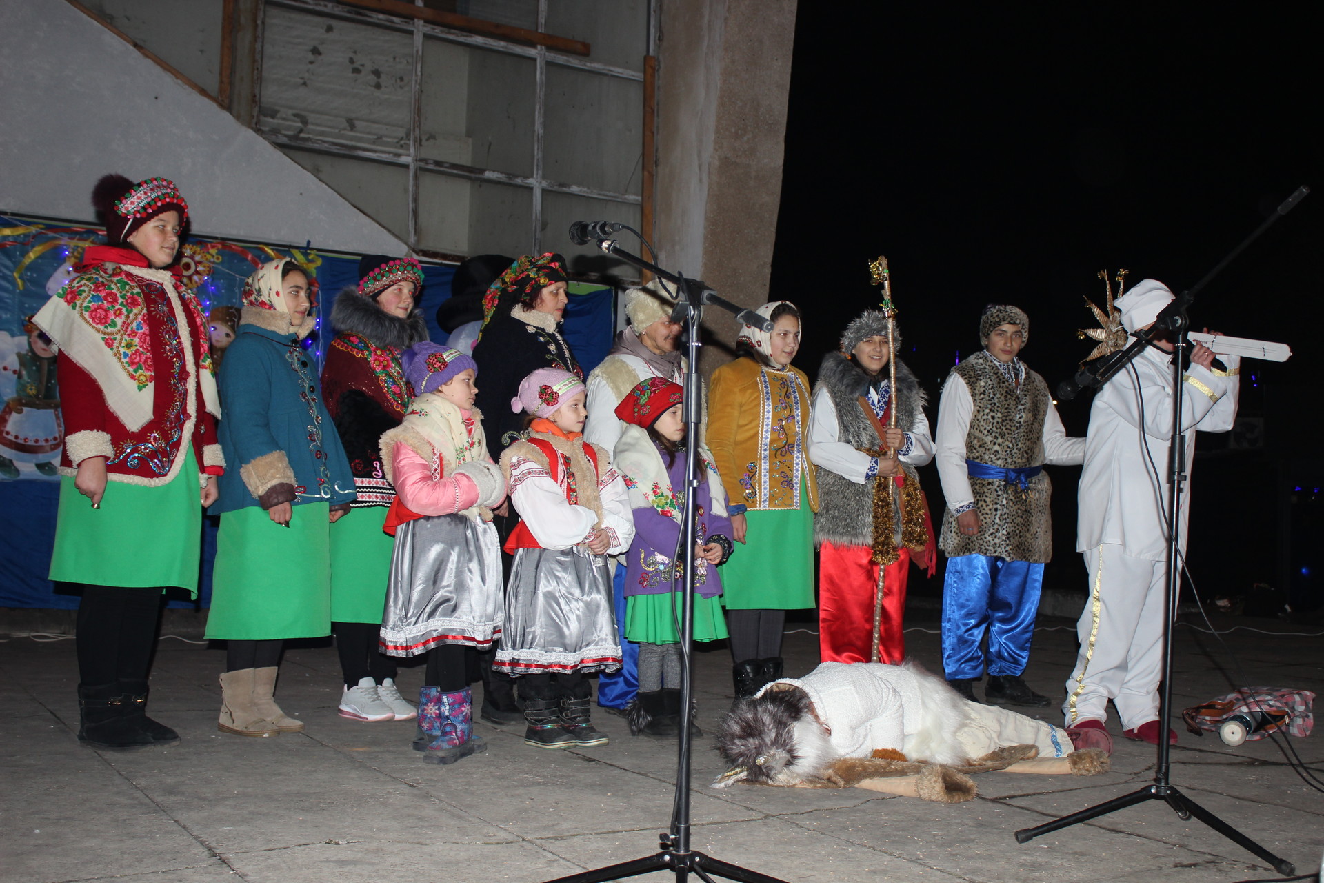 водили «козу», пели и танцевали: покров отметил старый новый год (фото, видео) - изображение 2