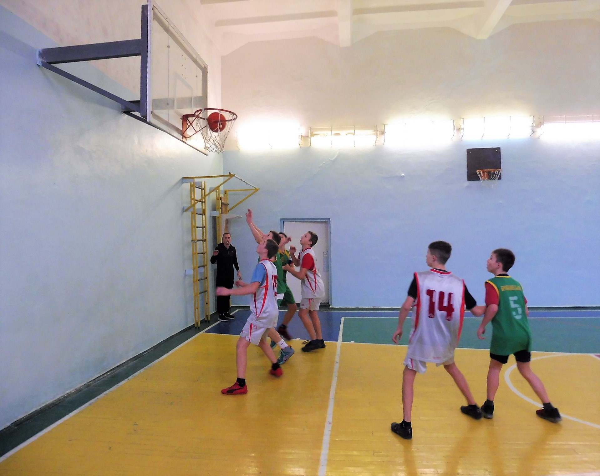 у ліцеї пройшли загальноміські змагання зі стритболу - изображение 1