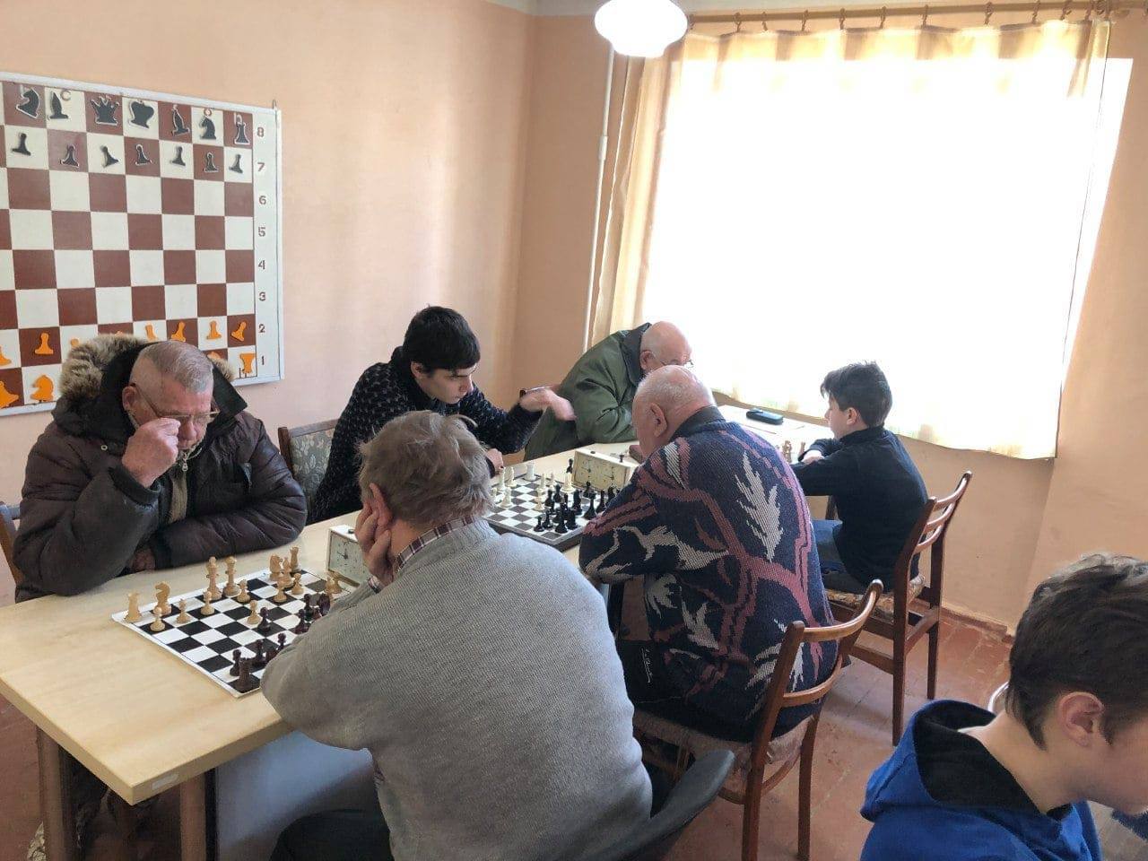 відбувся шаховий турнір, присвячений 76 річниці визволення міста - изображение 1 відбувся шаховий турнір, присвячений 76 річниці визволення міста - изображение 1