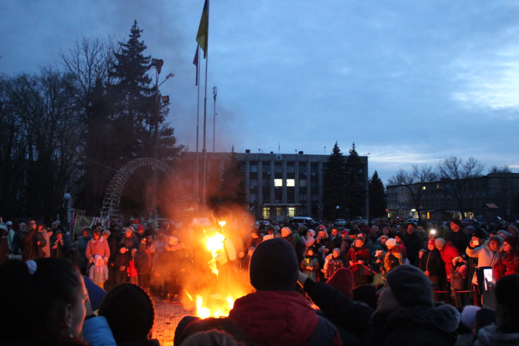 в покрове провожали зиму и отмечали масленицу (фото, видео) - изображение 4 в покрове провожали зиму и отмечали масленицу (фото, видео) - изображение 4
