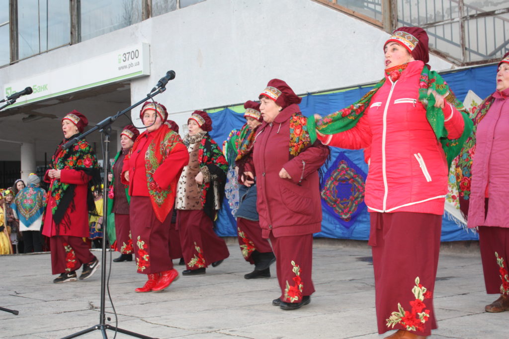 в покрове провожали зиму и отмечали масленицу (фото, видео) - изображение 2 в покрове провожали зиму и отмечали масленицу (фото, видео) - изображение 2