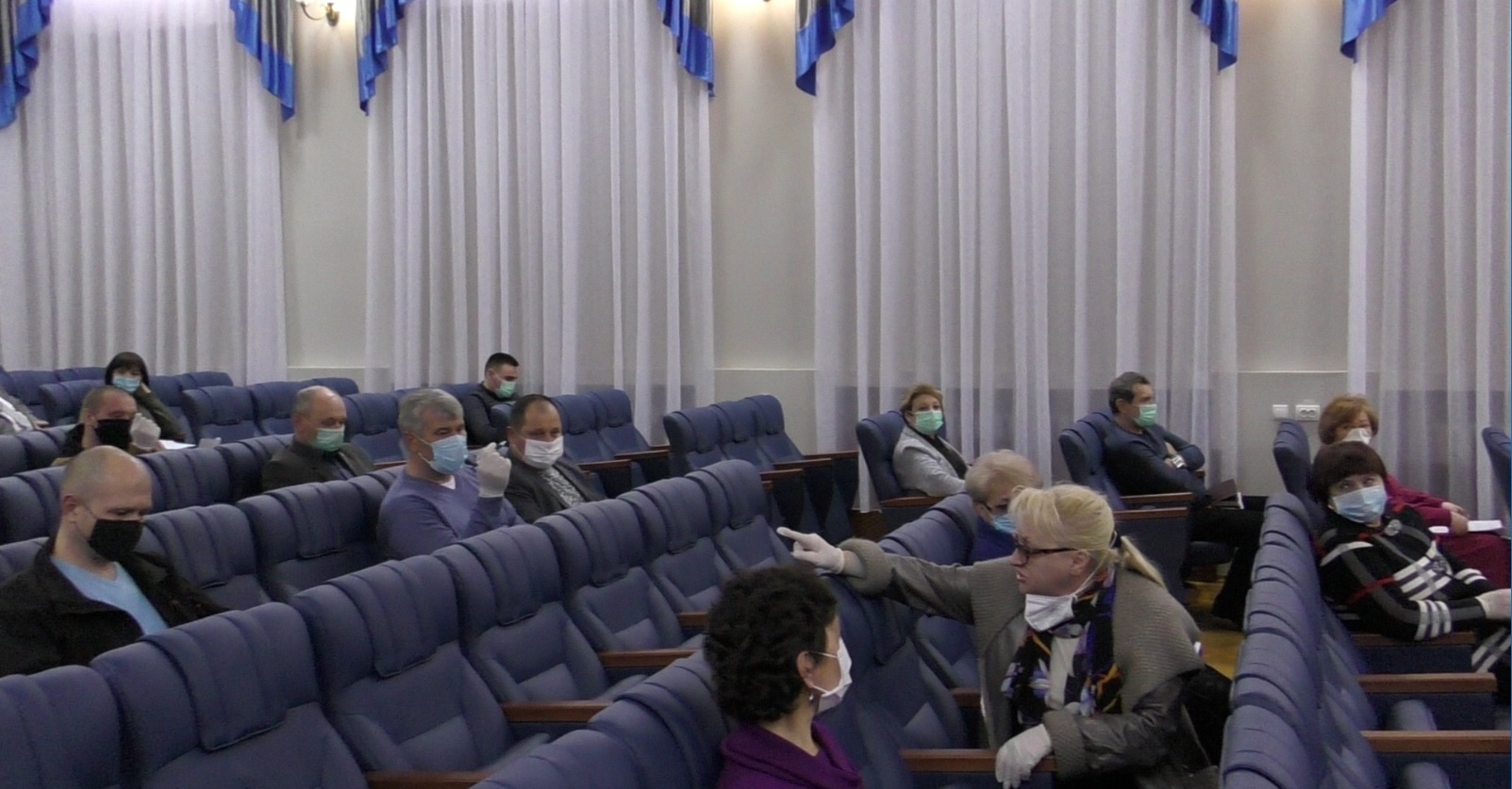 скандал с маской и противодействие коронавирусу: на сессии горсовета (видео) (обновлено) - изображение 1 скандал с маской и противодействие коронавирусу: на сессии горсовета (видео) (обновлено) - изображение 1