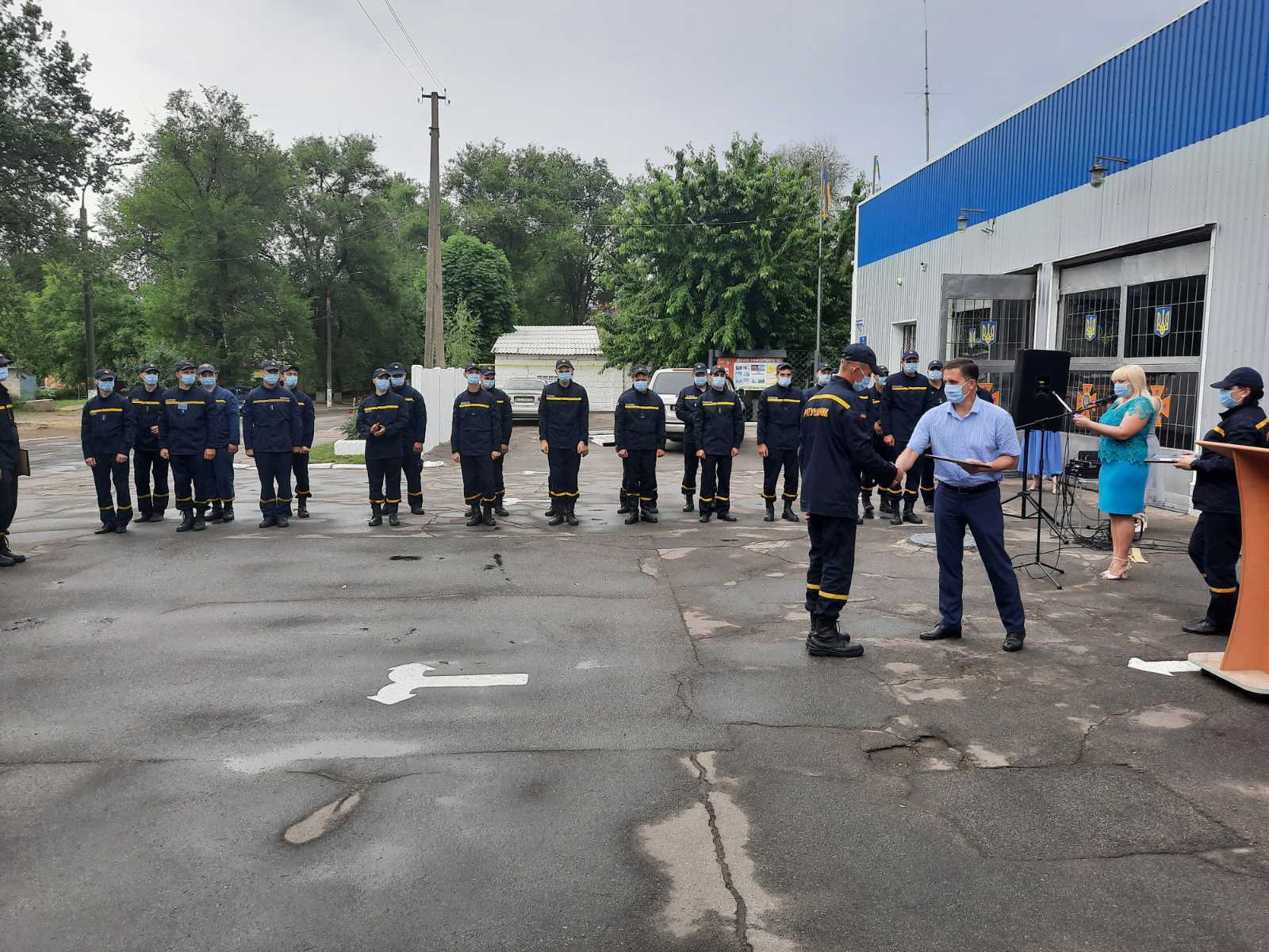 рятувальників покрова нагородили за участь у ліквідації пожежі у чорнобильській зоні - зображення 3 рятувальників покрова нагородили за участь у ліквідації пожежі у чорнобильській зоні - зображення 3
