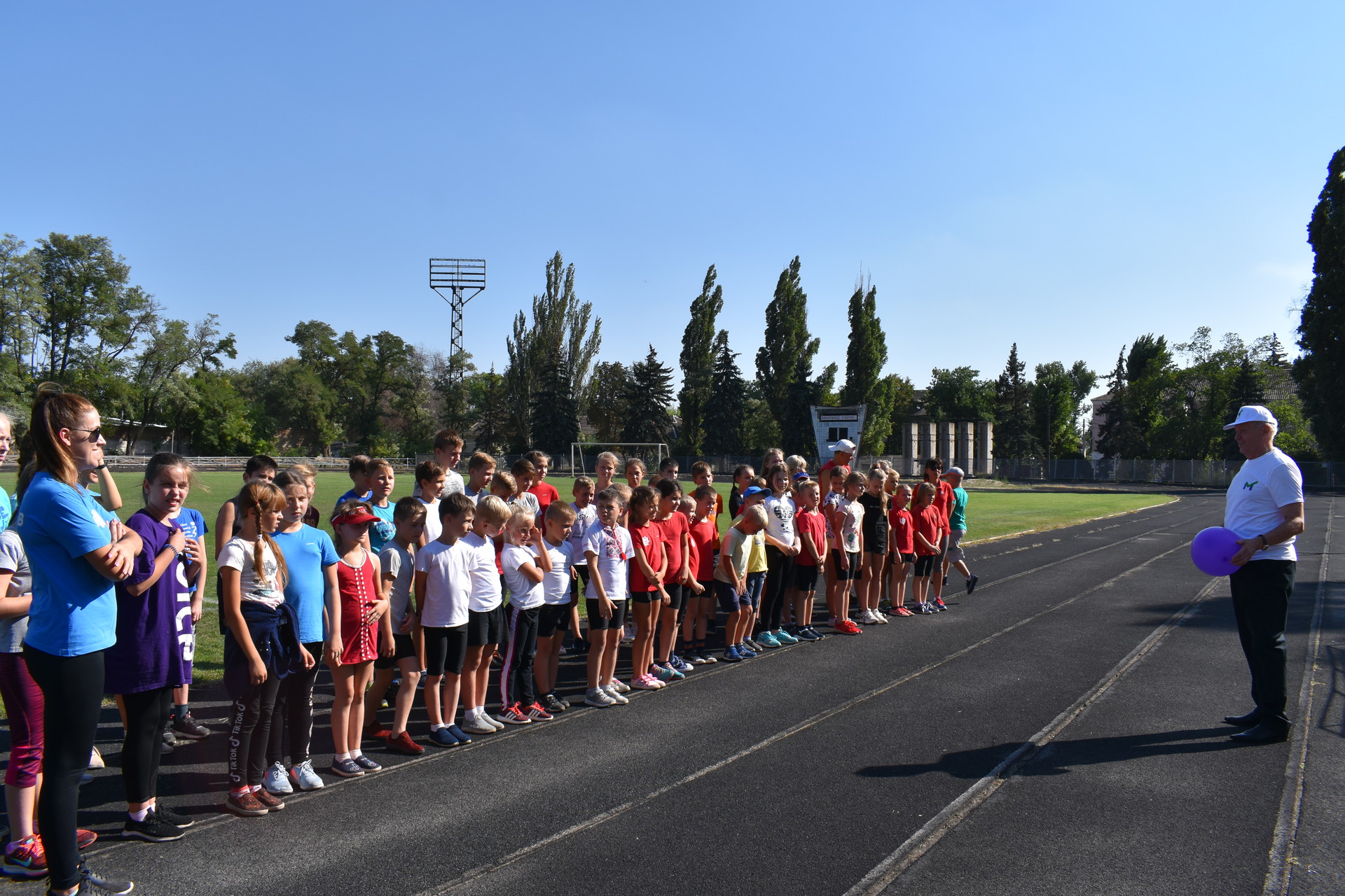 команда покровського гзк привітала кдюсш “манганіт” з днем фізичної культури та спорту - зображення 1