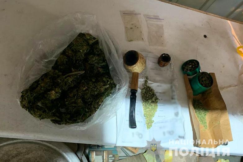 правоохоронці припинили діяльність злочинної групи, що розповсюджувала наркотики в покрові та нікополі - зображення 2 правоохоронці припинили діяльність злочинної групи, що розповсюджувала наркотики в покрові та нікополі - зображення 2