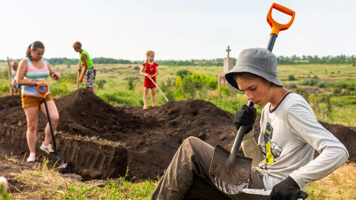 кам’яна стела доби бронзи, ліпнинний посуд та кістки тварин: що знайшли археологи в селищі токівське - зображення 8