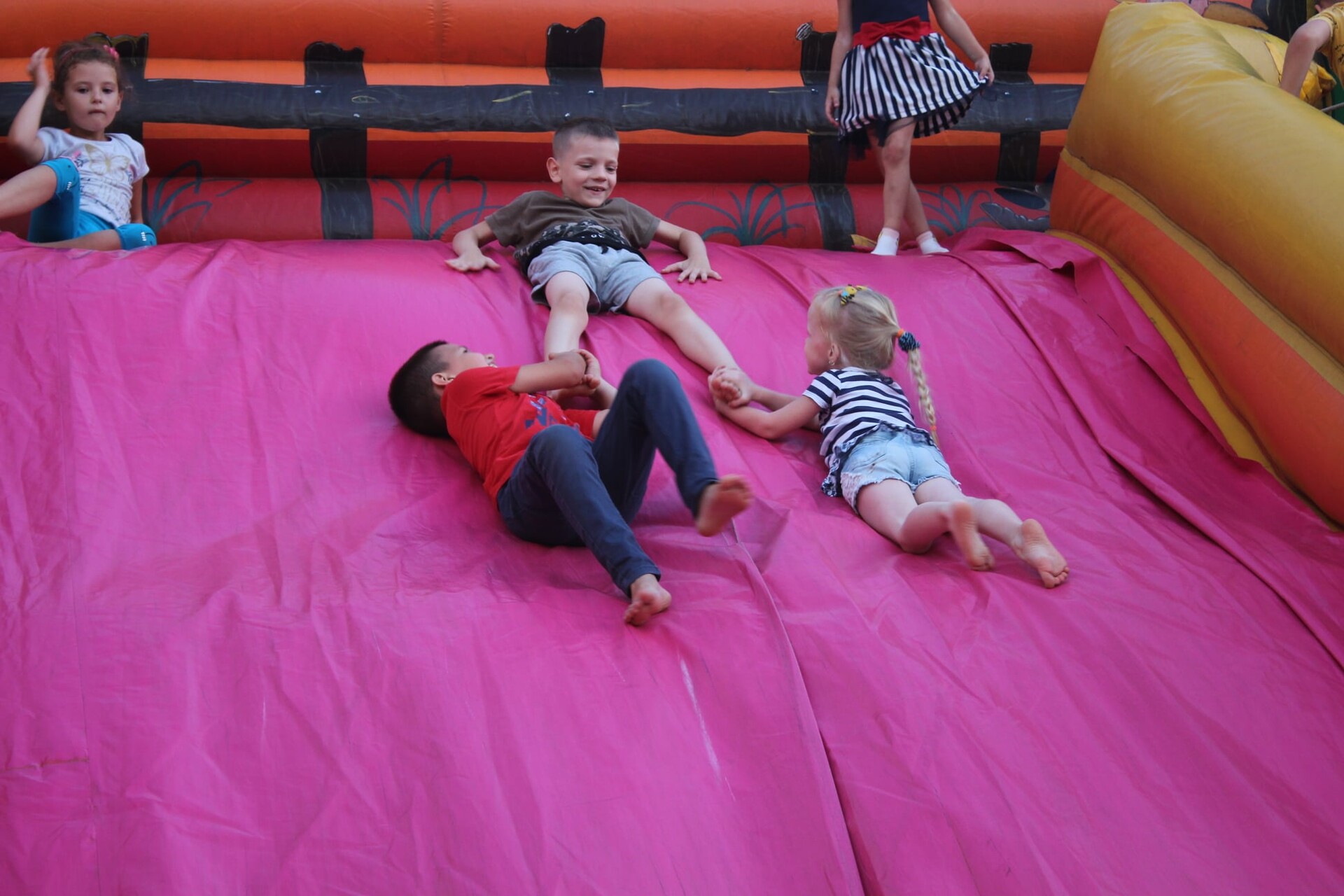 апостолове відзначило подвійне свято (відео) - зображення 1 апостолове відзначило подвійне свято (відео) - зображення 1