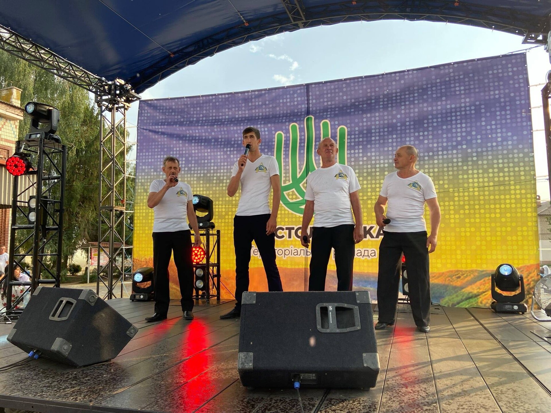 апостолове відзначило подвійне свято (відео) - зображення 8 апостолове відзначило подвійне свято (відео) - зображення 8