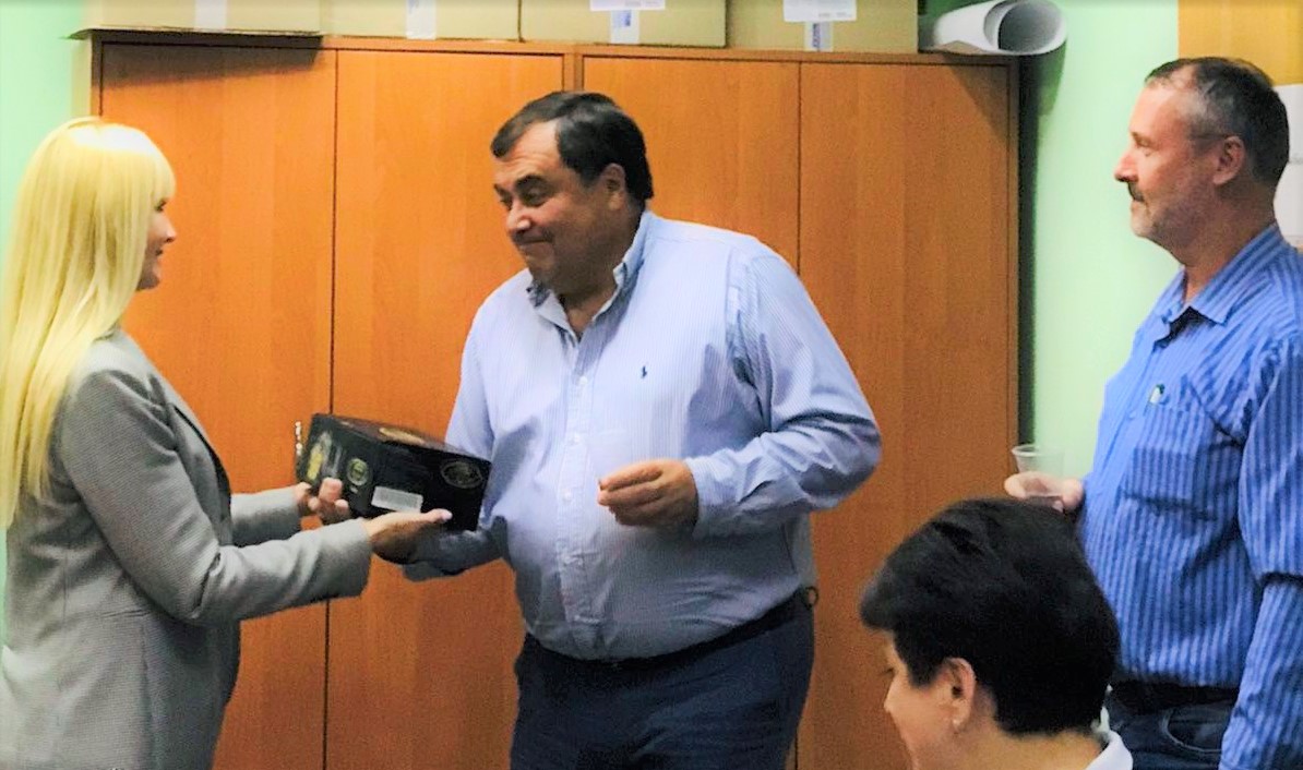 олександра сотула передала ліки для дитячої лікарні та провела робочі зустрічі у нікопольському районі - зображення 5