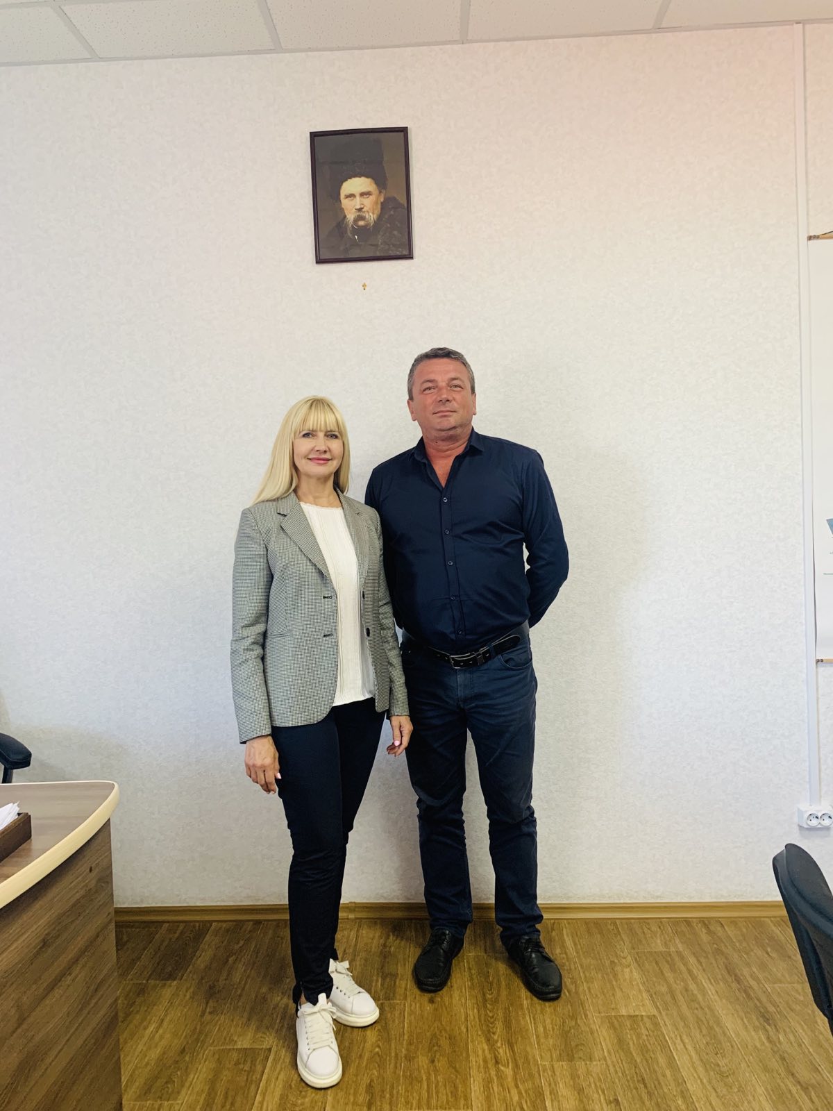 олександра сотула передала ліки для дитячої лікарні та провела робочі зустрічі у нікопольському районі - зображення 1