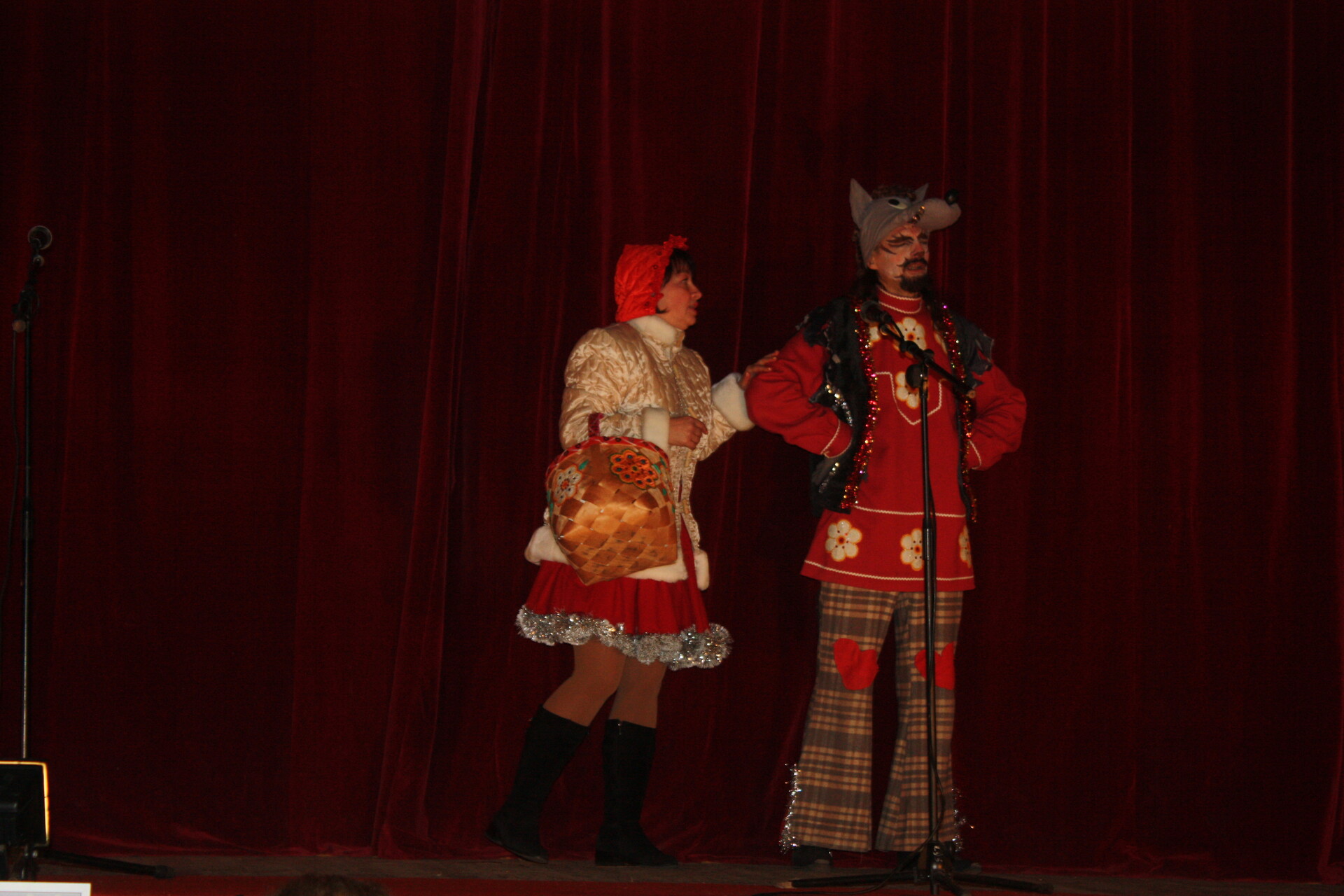 «ну вовче, постривай!» - новорічна казка від народного театру «премєра» (фото, відео) - зображення 1