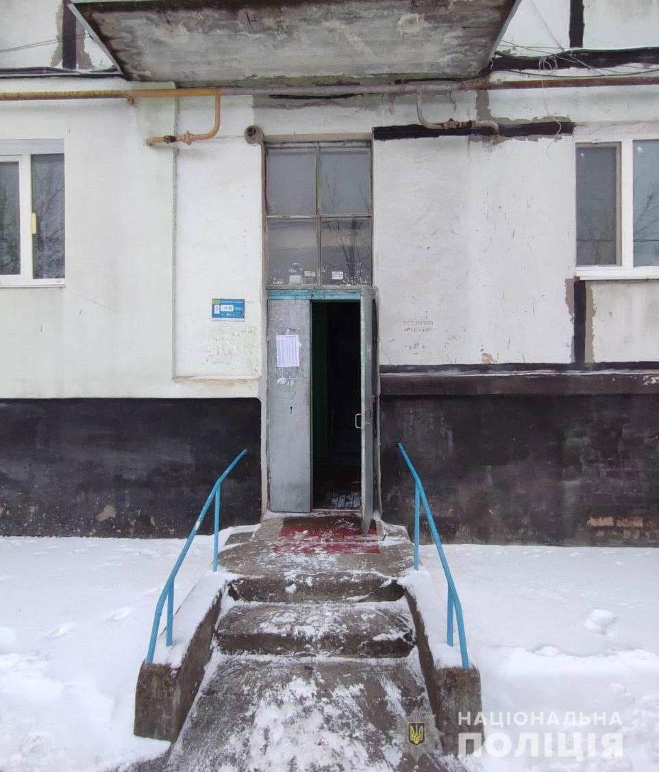 у покрові оперативники затримали чоловіка за підозрою у розбійному нападі на літню жінку - зображення 1 у покрові оперативники затримали чоловіка за підозрою у розбійному нападі на літню жінку - зображення 1