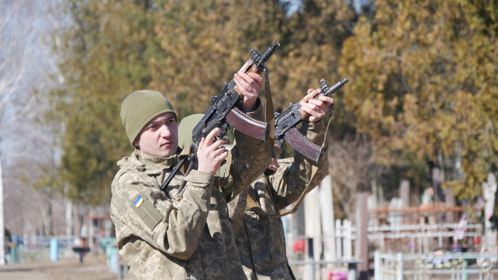 покров прощався з героєм - зображення 13