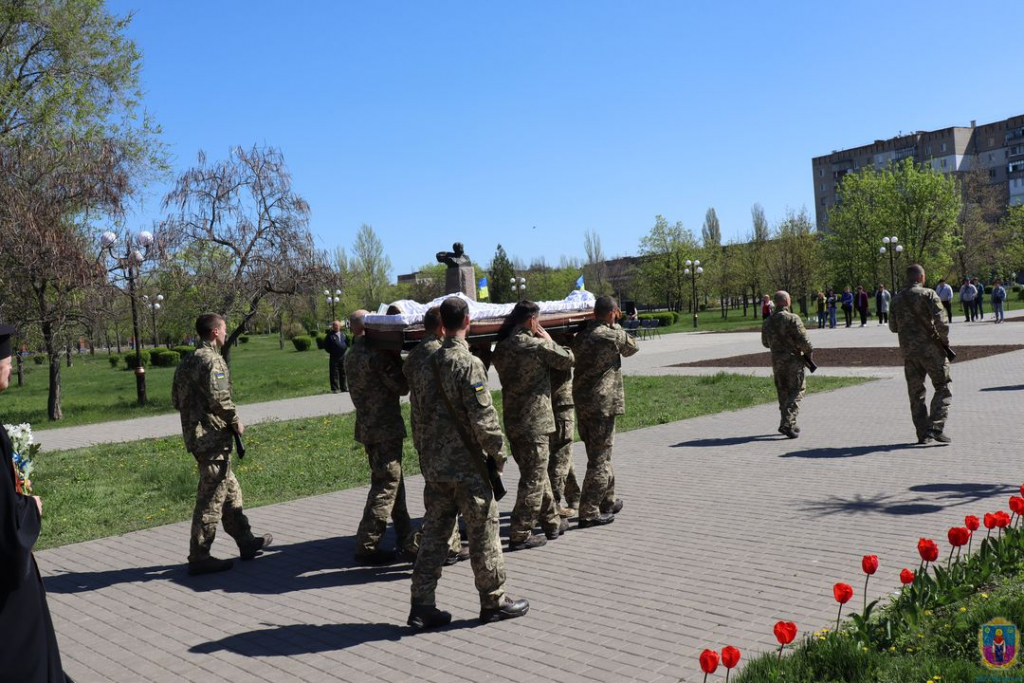 у покрові попрощалися із загиблим захисником україни - зображення 1