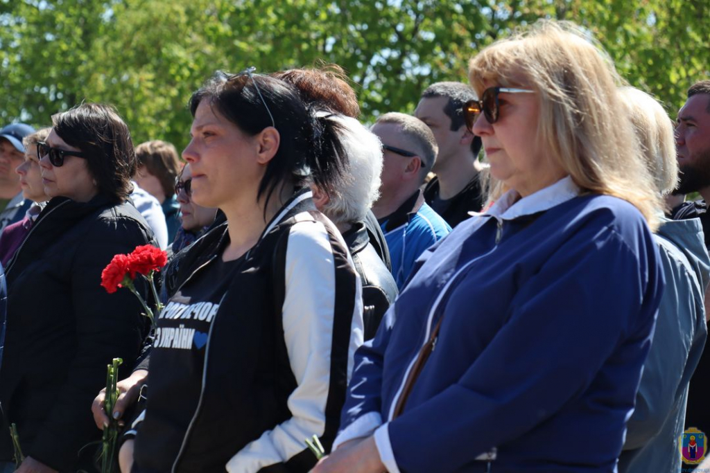 у покрові попрощалися із загиблим захисником україни - зображення 3