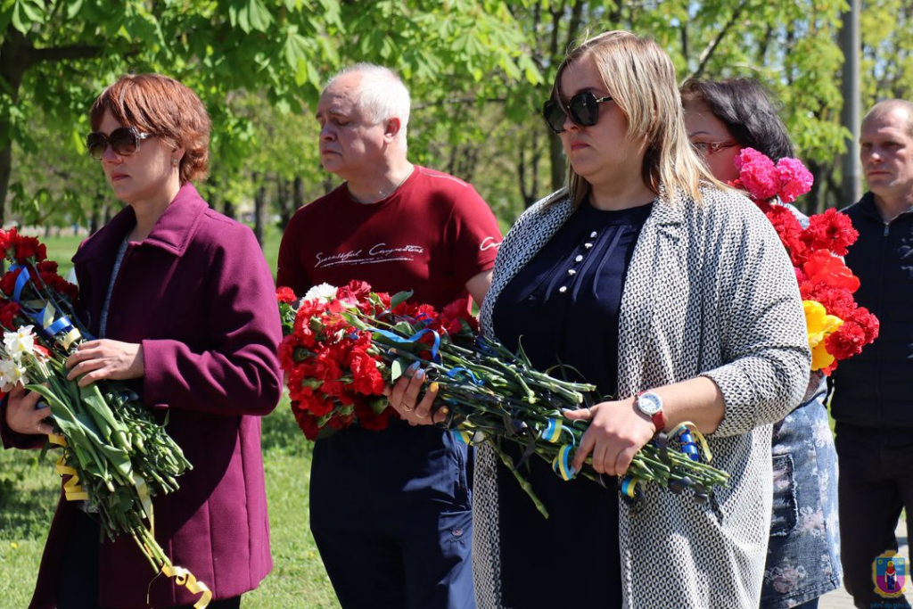 у покрові попрощалися із загиблим захисником україни - зображення 6