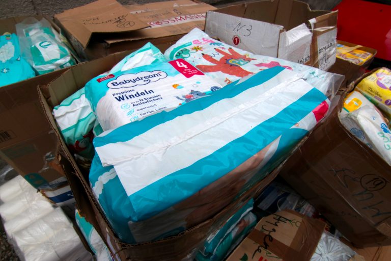 з хмельниччини на дніпропетровщину передали 20 тонн гуманітарної допомоги - зображення 1 з хмельниччини на дніпропетровщину передали 20 тонн гуманітарної допомоги - зображення 1