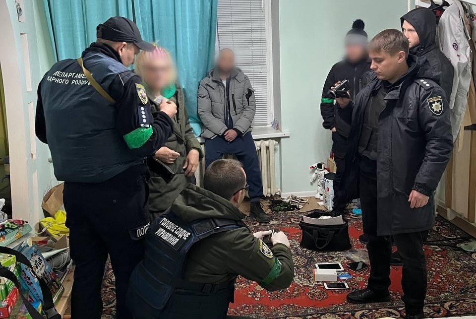 поліцейські затримали зрадника з бучі: співпрацював із ворогом під час окупації київщини - зображення 3 поліцейські затримали зрадника з бучі: співпрацював із ворогом під час окупації київщини - зображення 3