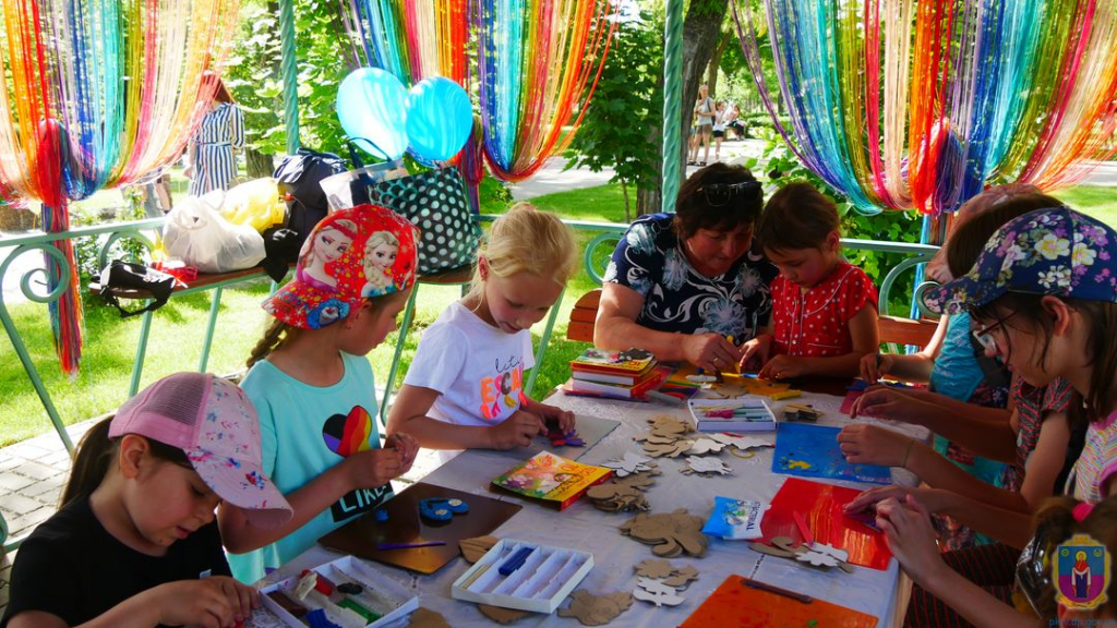 огорнути теплотою. у покрові пройшов день захисту дітей - зображення 18 огорнути теплотою. у покрові пройшов день захисту дітей - зображення 18