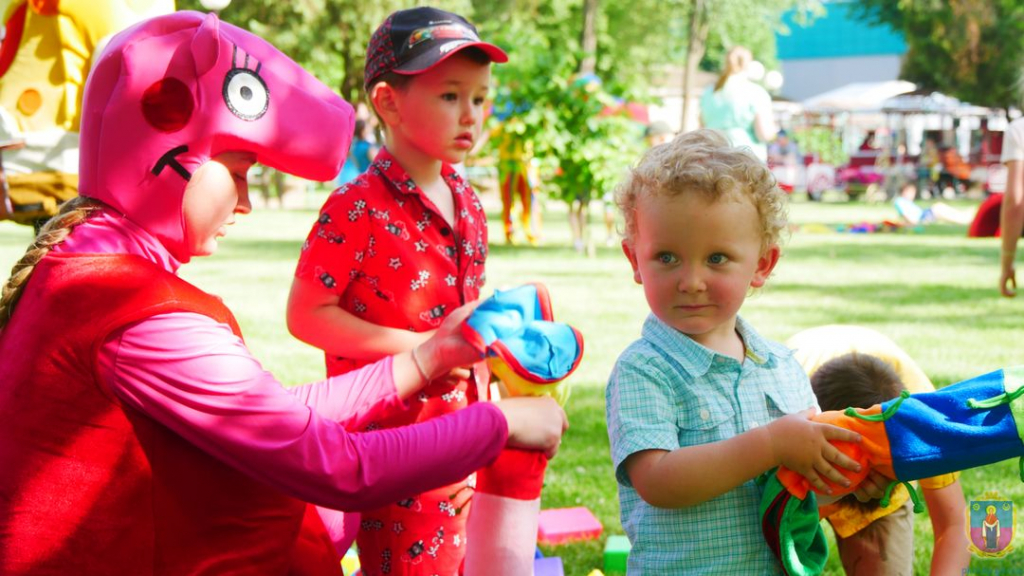 огорнути теплотою. у покрові пройшов день захисту дітей - зображення 1 огорнути теплотою. у покрові пройшов день захисту дітей - зображення 1